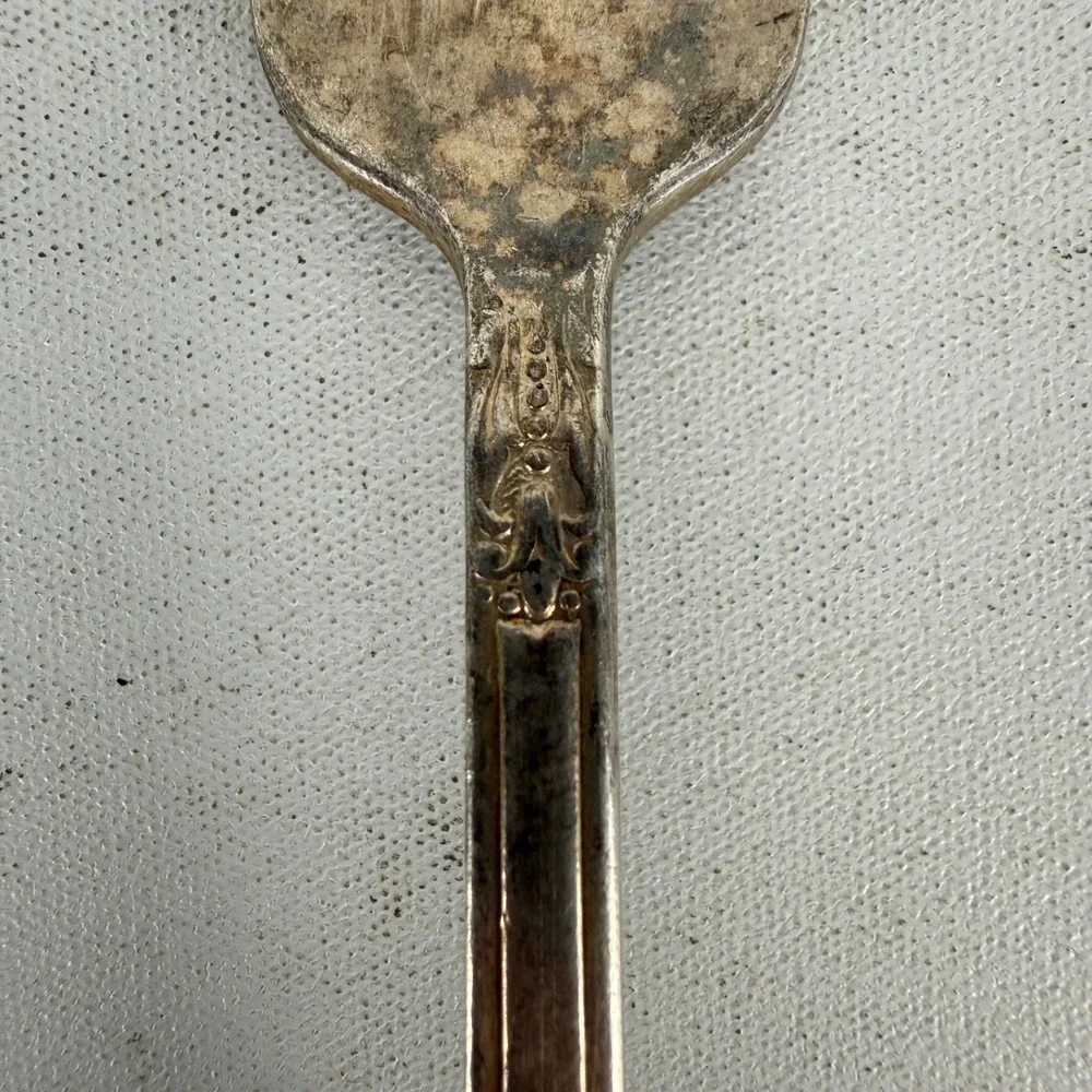 Rogers Deluxe Plate PRECIOUS Silverplate Flatware 7 5/8